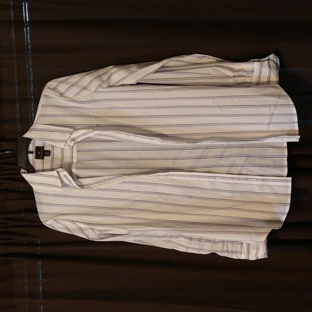 Worthington women's button down shirt.